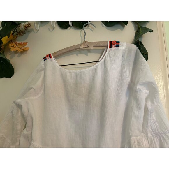 Crown & Ivy Curvy 1X Boho Peasant Top White Gauze Tunic Blouse Embroidered Tasse - Picture 10 of 11